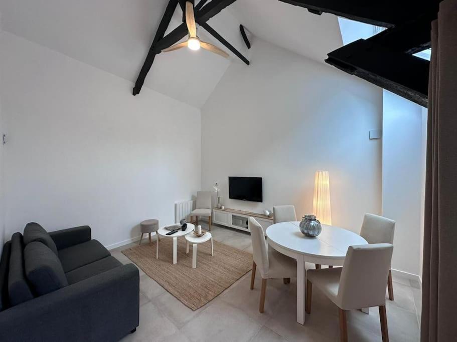 Maison De Bourg Bretonne